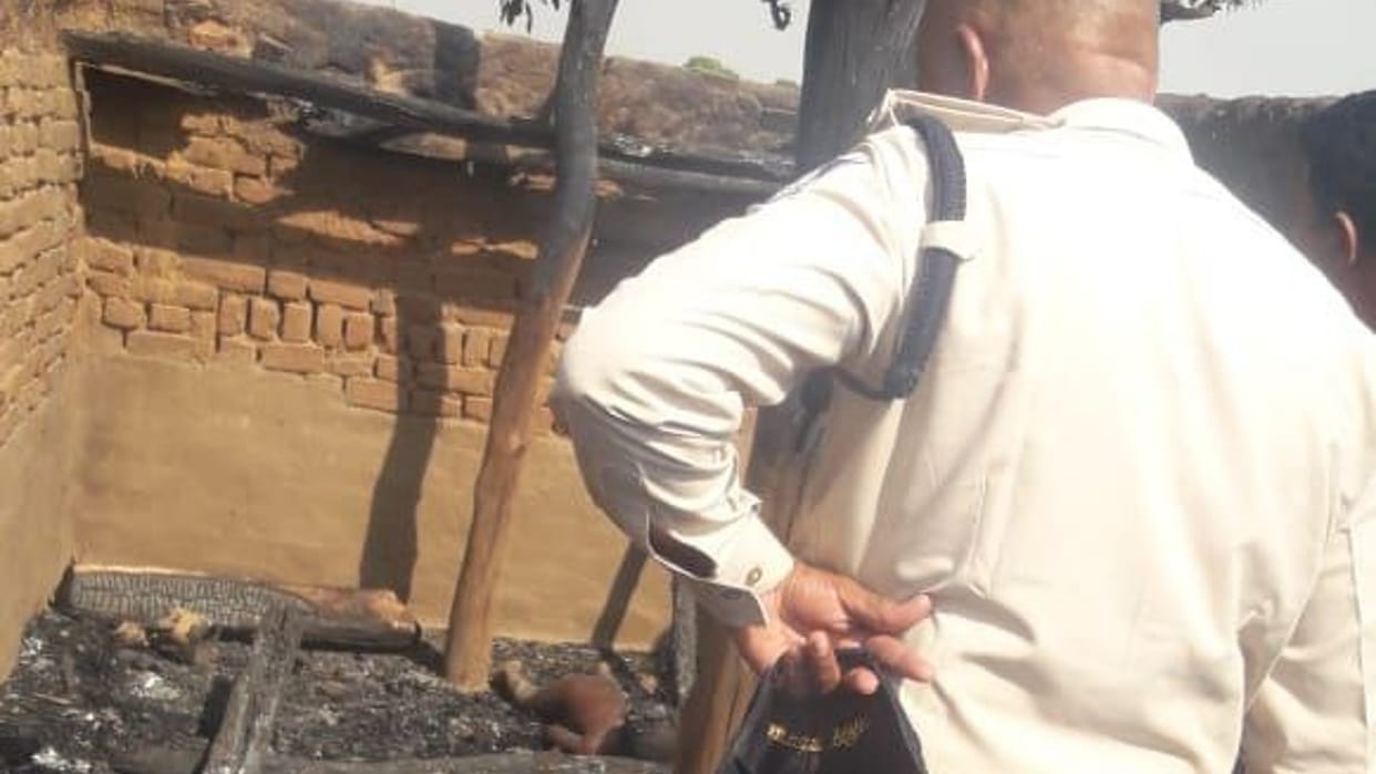 Shahdol: Children set fire to dry leaves while playing, the flames reached the house due to wind, death of a three-year-old innocent