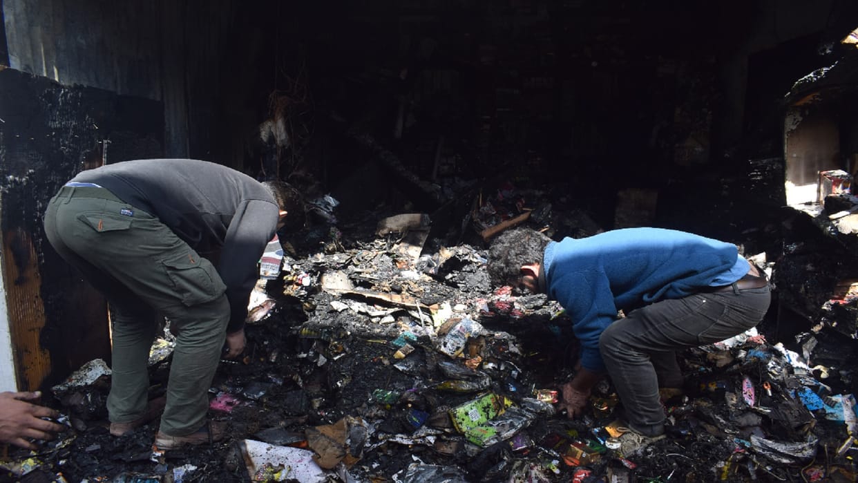 Fire breaks out in Zainakadal area of Srinagar, 10 shops burnt, goods worth lakhs ruined