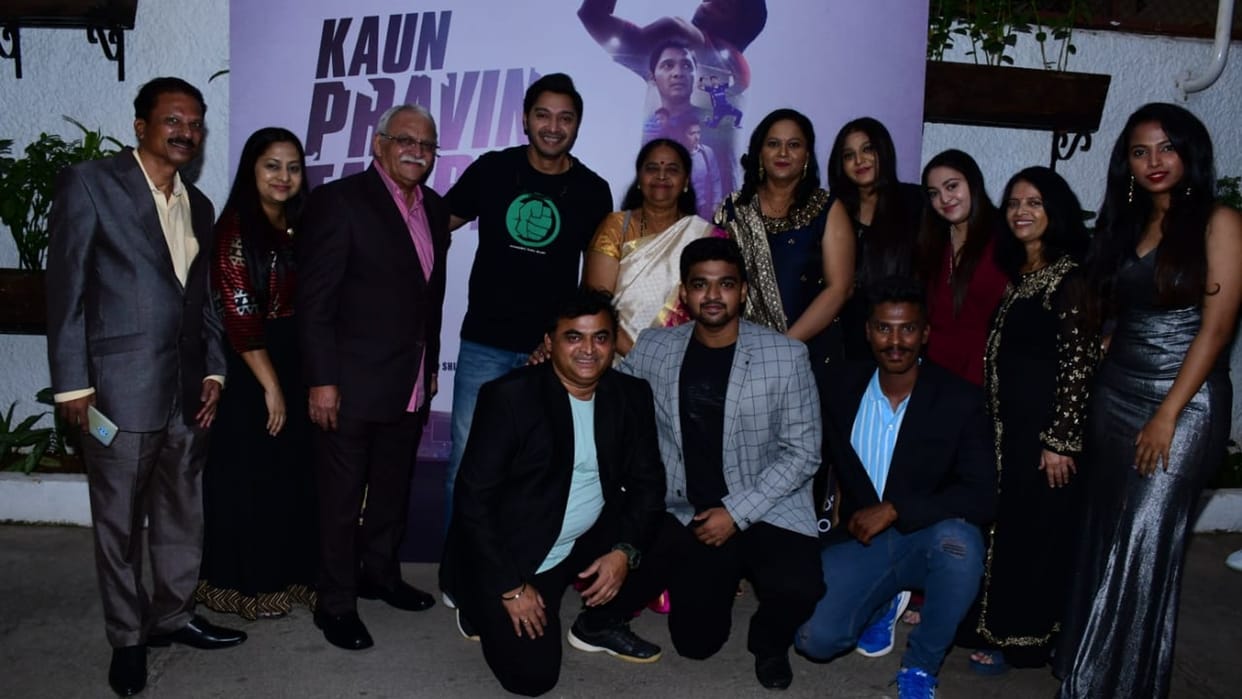 Kaun Pravin Tambe release on Disney plus Hotstar on April 1 actor shreyas talpade spends time watching movie with cricketer family