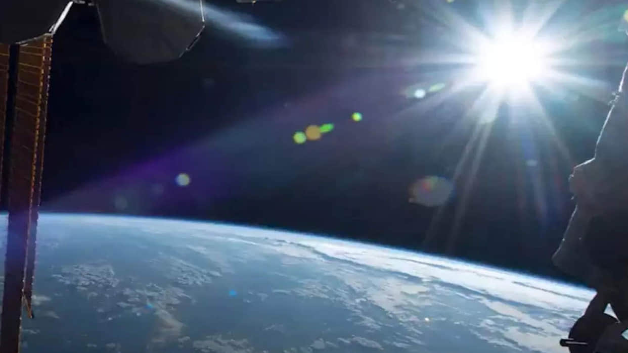 Sunset in Space video what does sunset look like in space watch amazing video