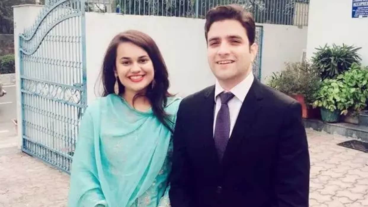 IAS Topper Tina Dabi Ex's Husband Athar Amir Khan Life Nowadays After Divorced With Tina Dabi Read News In Hindi