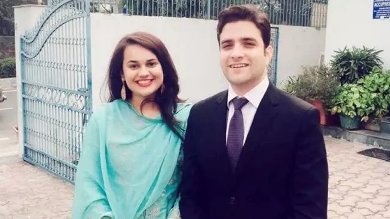 IAS Topper Tina Dabi Ex's Husband Athar Amir Khan Life Nowadays After Divorced With Tina Dabi Read News In Hindi