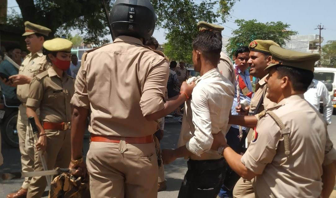 Traders protest against encroachment removal, clash with police