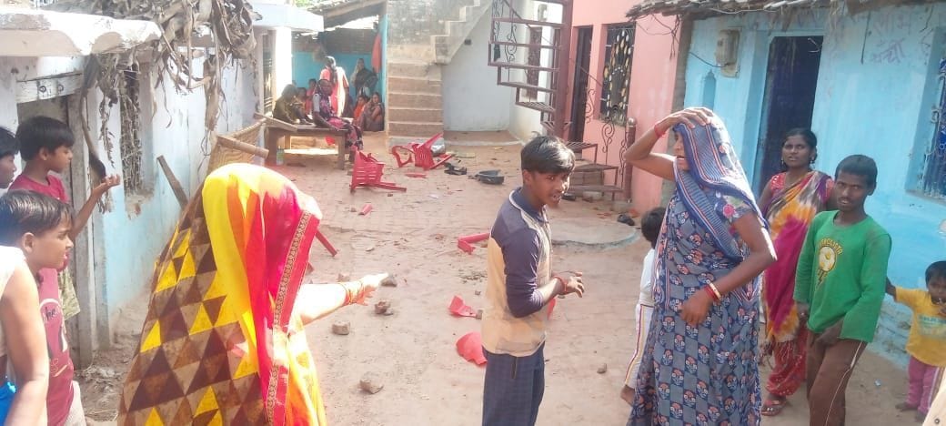 Two sides clashed in playing the song of DJ Baba Bulldozer, stone pelting