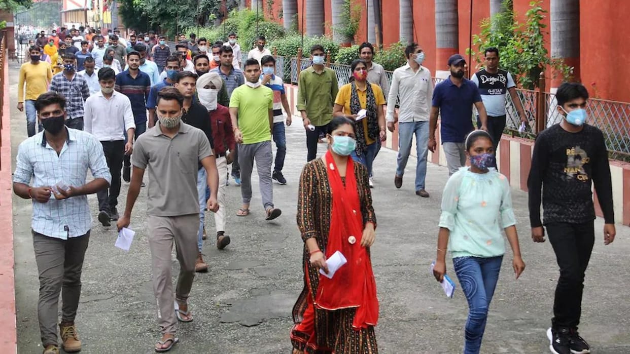 Ghaziabad: Angry examinees were seen outside the centers when the English paper was leaked