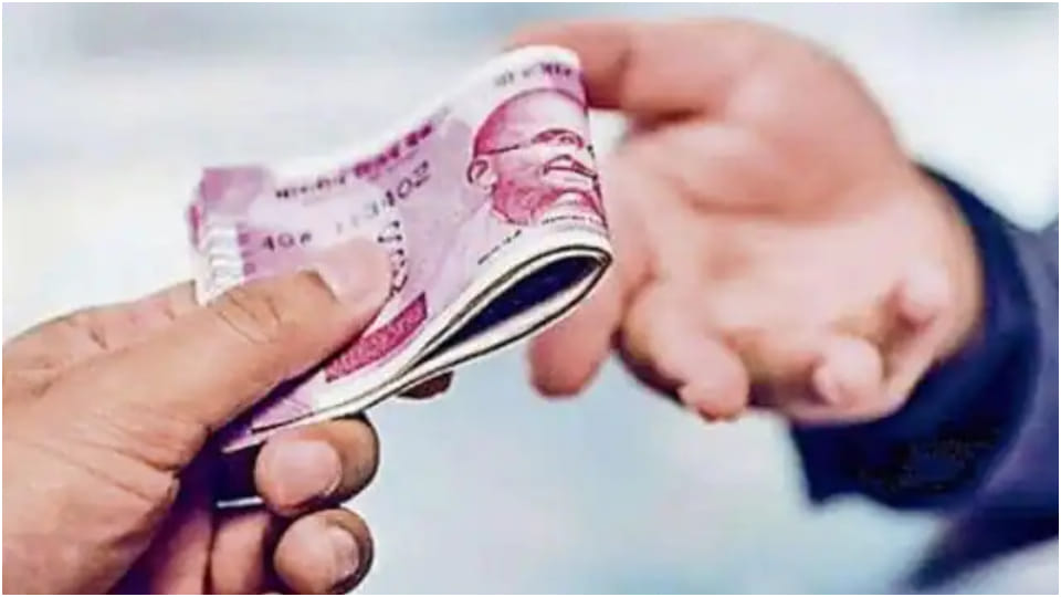 Officer arrested for taking bribe of 20 thousand rupees in nagaur