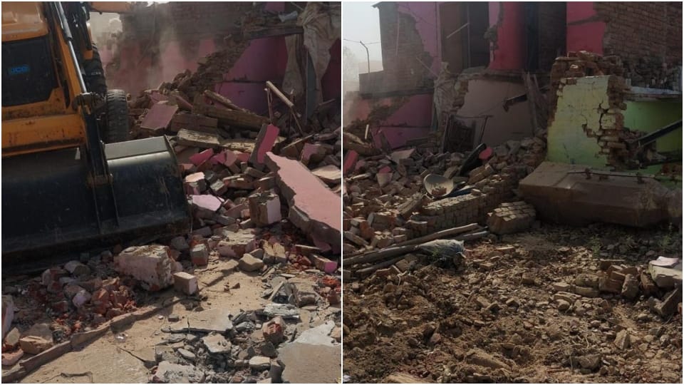 Railway administration demolished 13 houses in Moti Mahal Agra