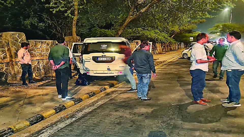 three miscreants of lawrence bishnoi kala rana gang arrested after encounter in delhi