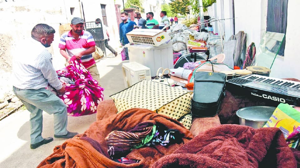 JMC conducts eviction drive on it official accommodation occupied by retired employees at Gandhi Nagar jammu