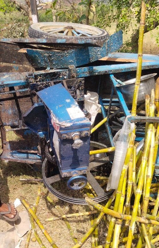 Bus overturned after collision with truck, 17 passengers injured