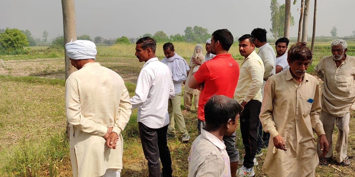 The farmers returned the team that came to survey for the construction of the highway