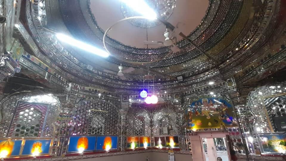 Indore: Tula corporation on demolishing two hundred years old Chhota Ganpati temple, the question is whether widening can not be done without breaking...