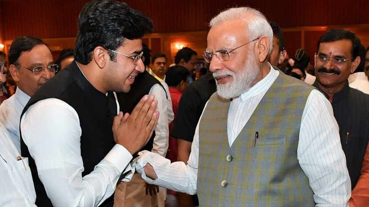 who is tejasvi surya bharatiya janata yuva morcha president accused for attack on kejriwal house