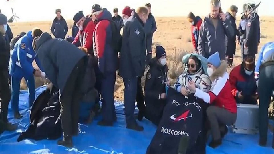 us astronaut returns to Earth with two Russian Cosmonauts in Russian space capsule amid Ukraine war