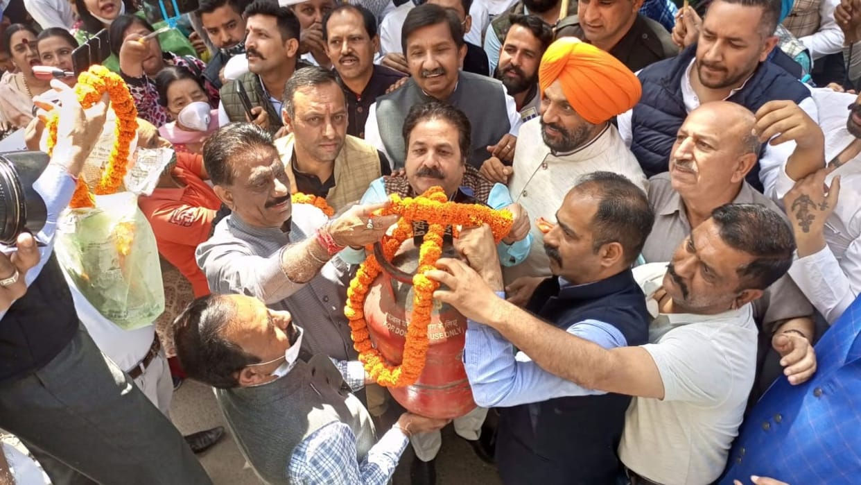himachal congress leaders protest against inflation in shimla