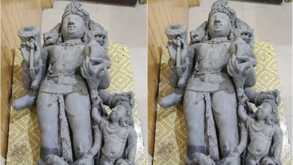 Pulwama Lord Vishnu Sculpture found in jhelam river