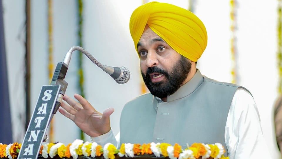 Punjab CM Bhagwant Mann held a meeting with party MLAs