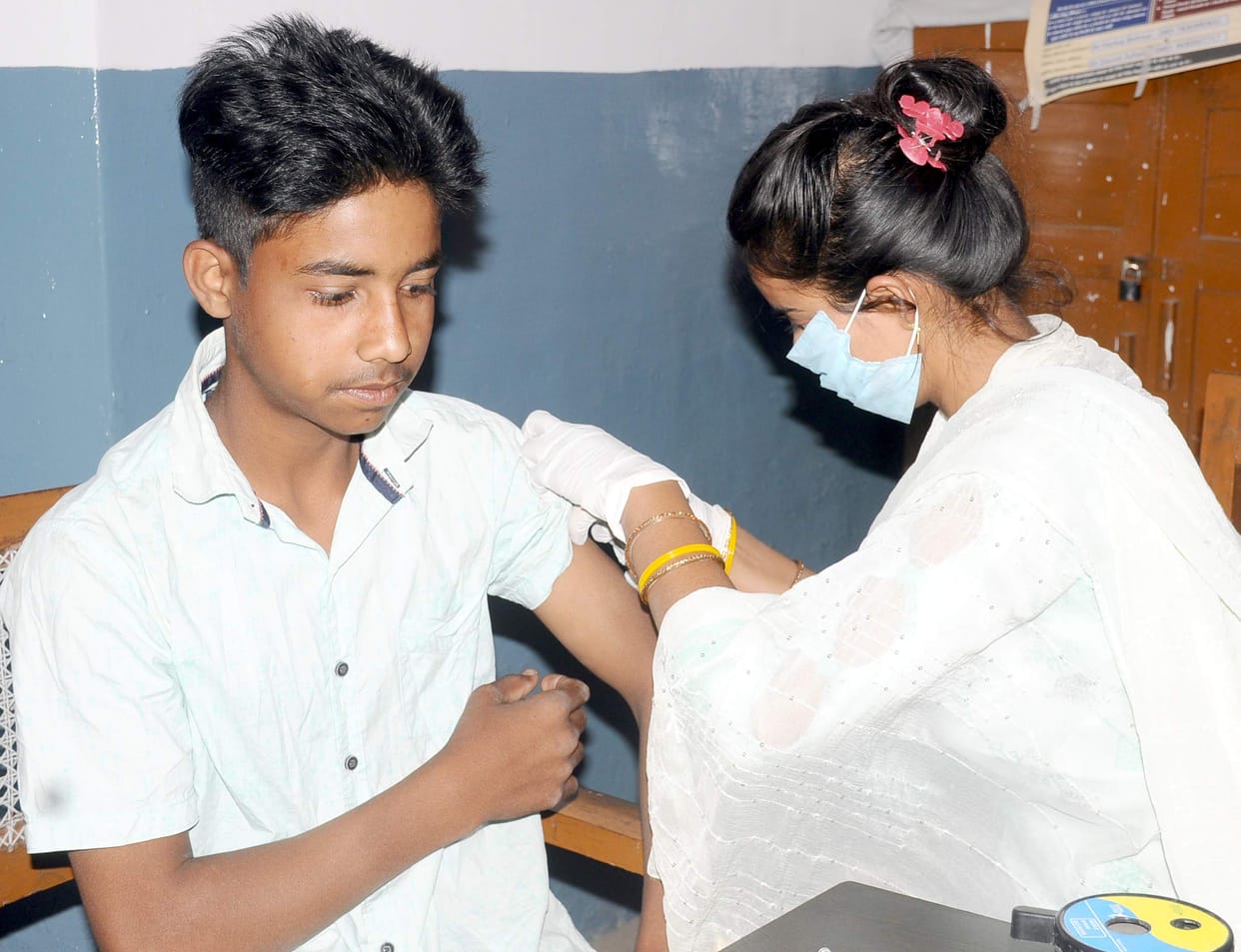 Teenagers are 9 percent ahead of adolescent girls in getting corona vaccine