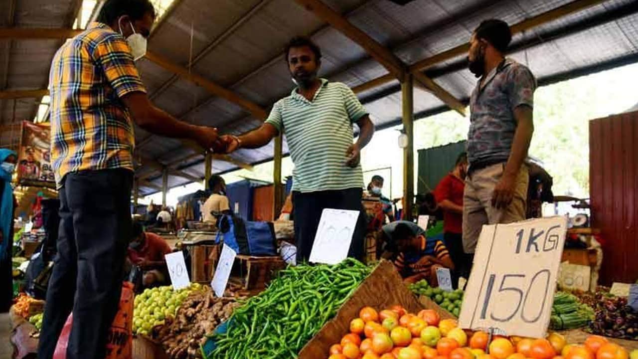 Why is Sri Lanka Facing Economic Crisis: Sri Lanka Power Cut, Fuel Price Hike, Medicine Shortage All You Need to Know in Hindi