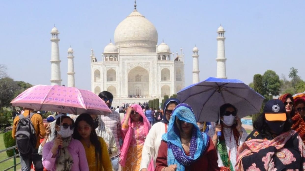 Weather Today Maximum temperature in Agra reached 45 degrees Celsius