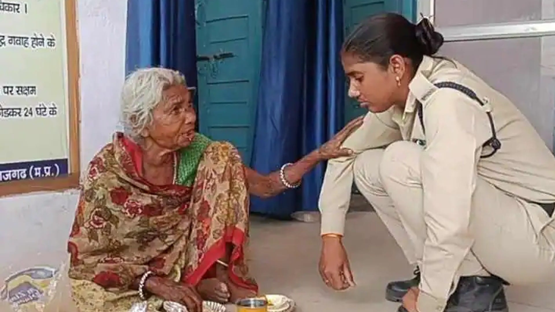Crying story of 70-year-old old woman: sons snatched land, pension, jewelry, daughter-in-law beats for asking for food