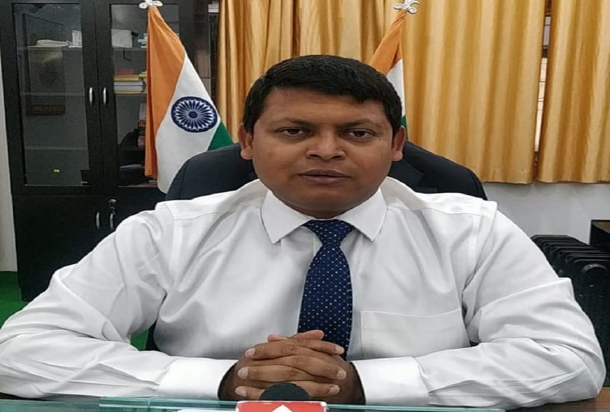 Sonbhadra DM tk shibu suspended know Why did  government take this action and what are allegations