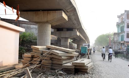 security negligence in Phulwaria Fourlane of Varanasi Setu nigam did not take lessons from past accidents