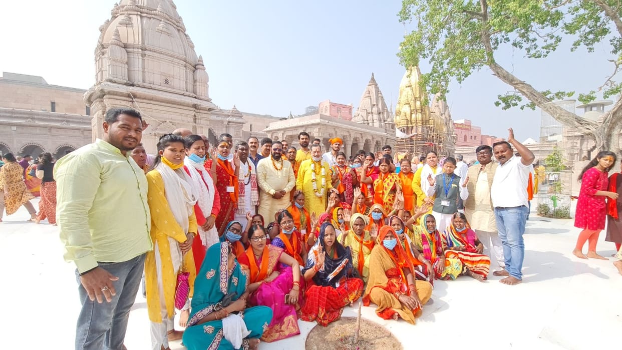 Kashi Vishwanath Dham RSS Leader Indresh Kumar did worship with scheduled and tribal women  said beginning of social harmony