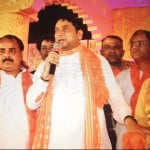 जनता को संबोधित करते मंत्री स्वतंत्र प्रभार।