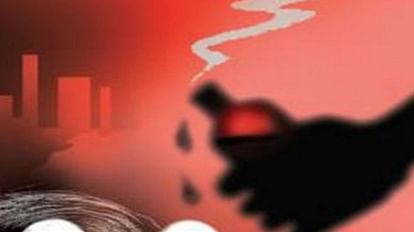 Hathras News: गृह क्लेश में अधेड़ ने पीया तेजाब, हालत गंभीर तेजाब