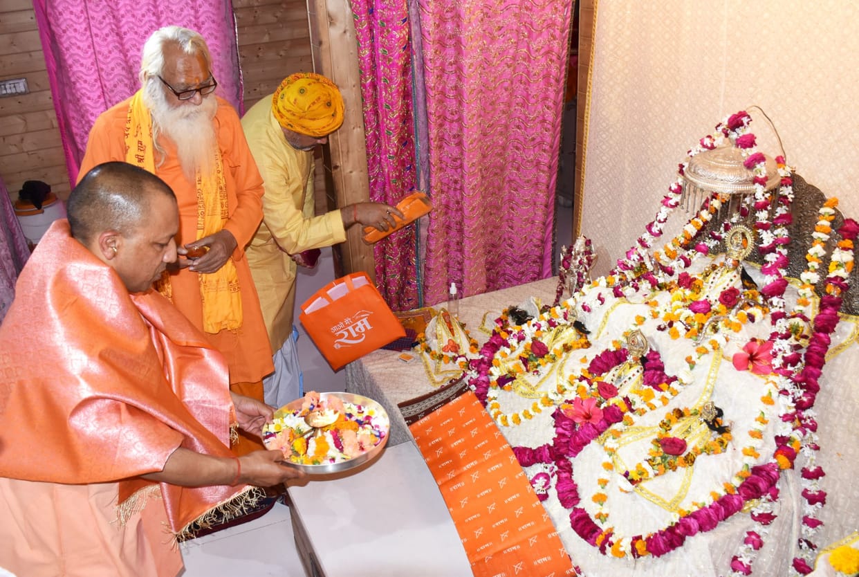 CM performed aarti after seeing Ramlala