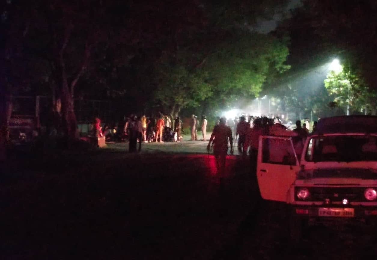 BHU student fight and ruckus varanasi police Case filed against 8 students of Birla a hostel Stone pelting see in pictures