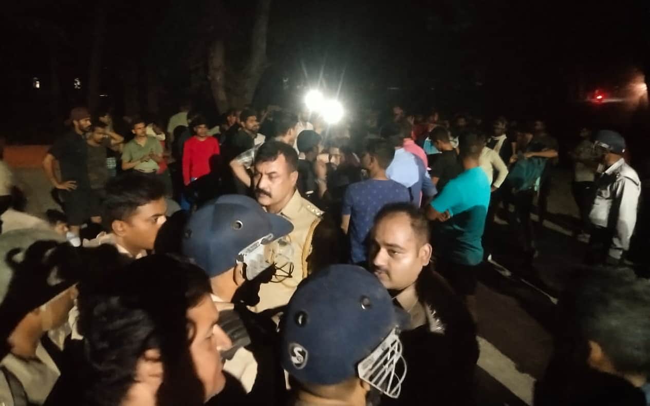 BHU student fight and ruckus varanasi police Case filed against 8 students of Birla a hostel Stone pelting see in pictures