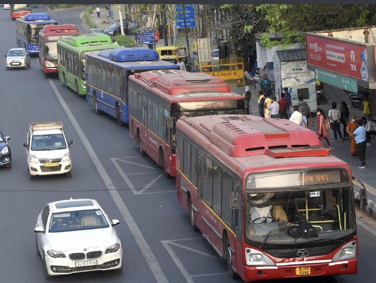 Transport Department issued more than 51 thousand challans for violating bus lanes