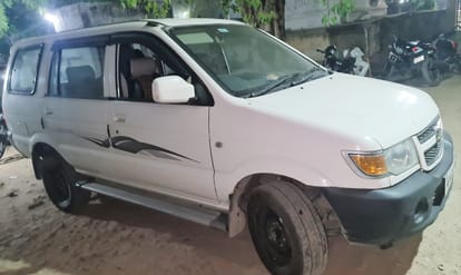 Six robbers of interstate gang arrested RS 8 lakhs looted from businessman in Varanasi police recovered car and bike  with cash