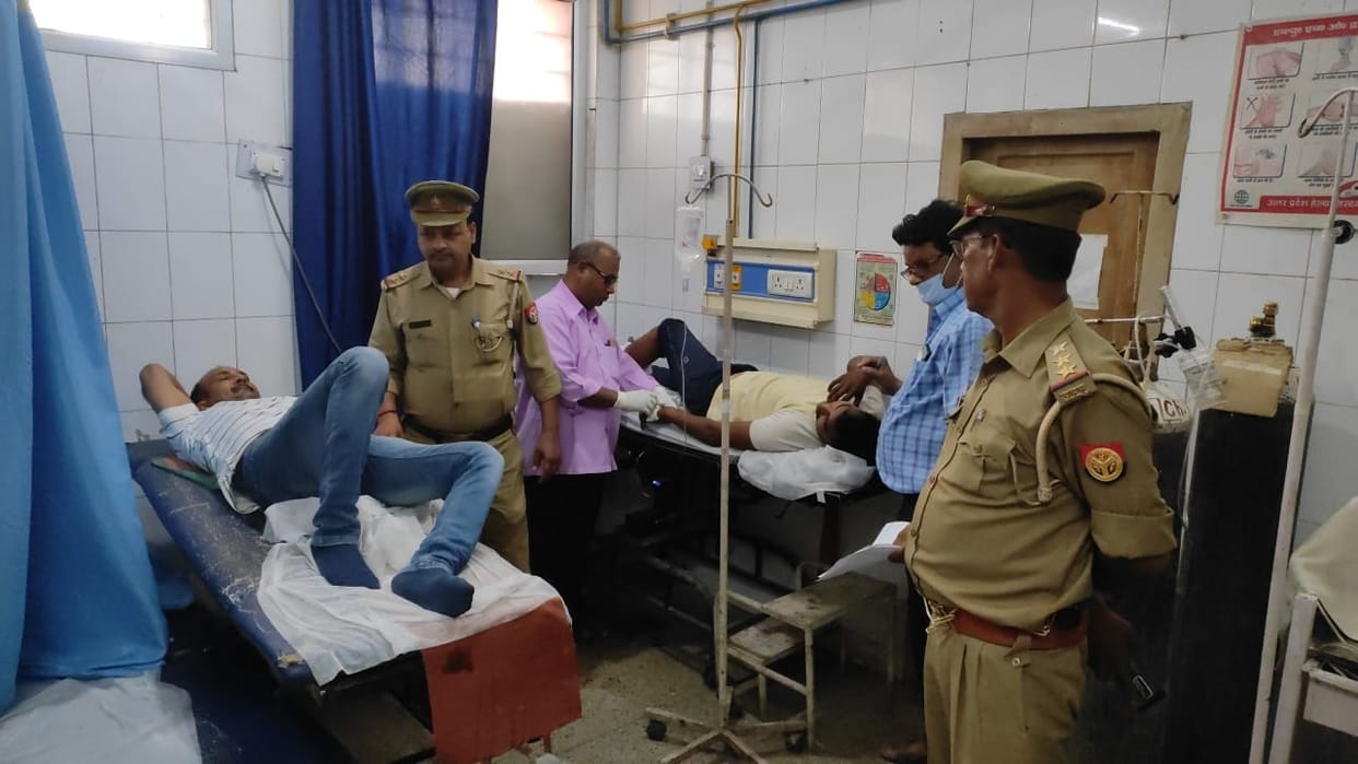 Encounter in Chandauli RS 50 thousand rewarded criminal arrest after bullet UP police constable  also injured