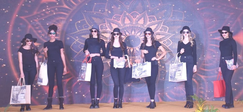 Shown on the ramp with attractive jewelery and costumes