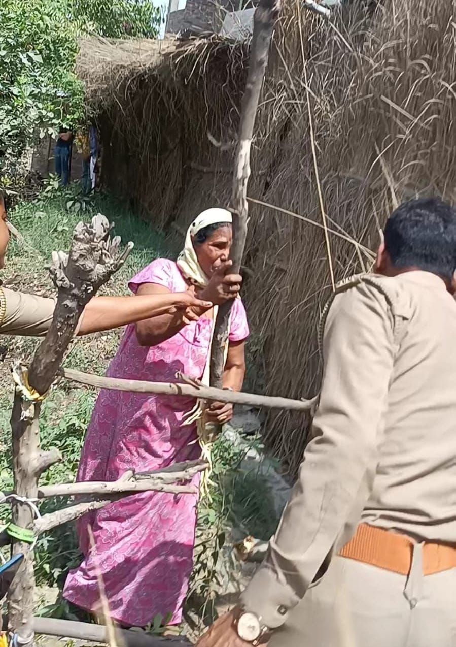 Kanpur dehat : Attack on the team that went to remove illegal occupation, three soldiers injured, construction demolished