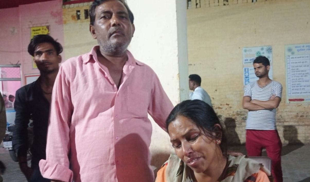 Dead body of artisan found lying on the way, accused of murder