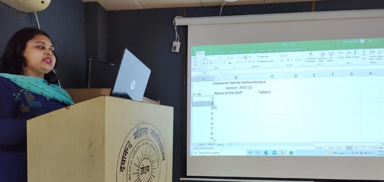 Information about advanced ICT equipment being given to the teachers in the workshop