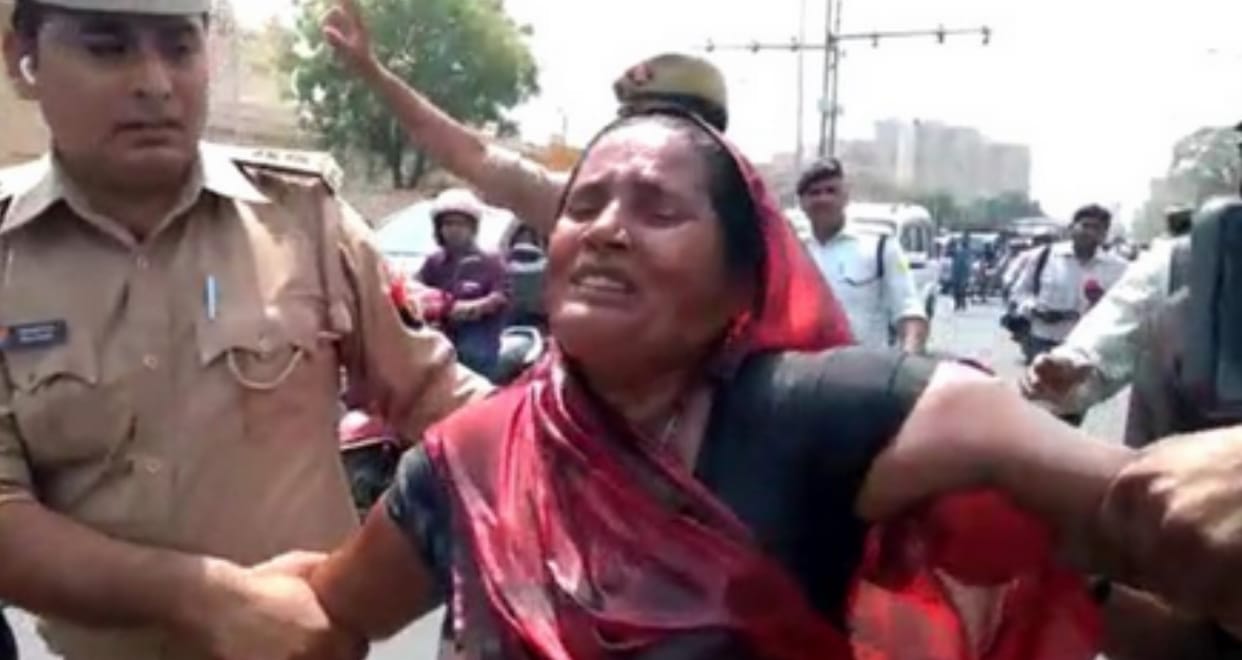 Lucknow: Woman attempted self-immolation outside BJP office, made serious allegations against Gosainganj police