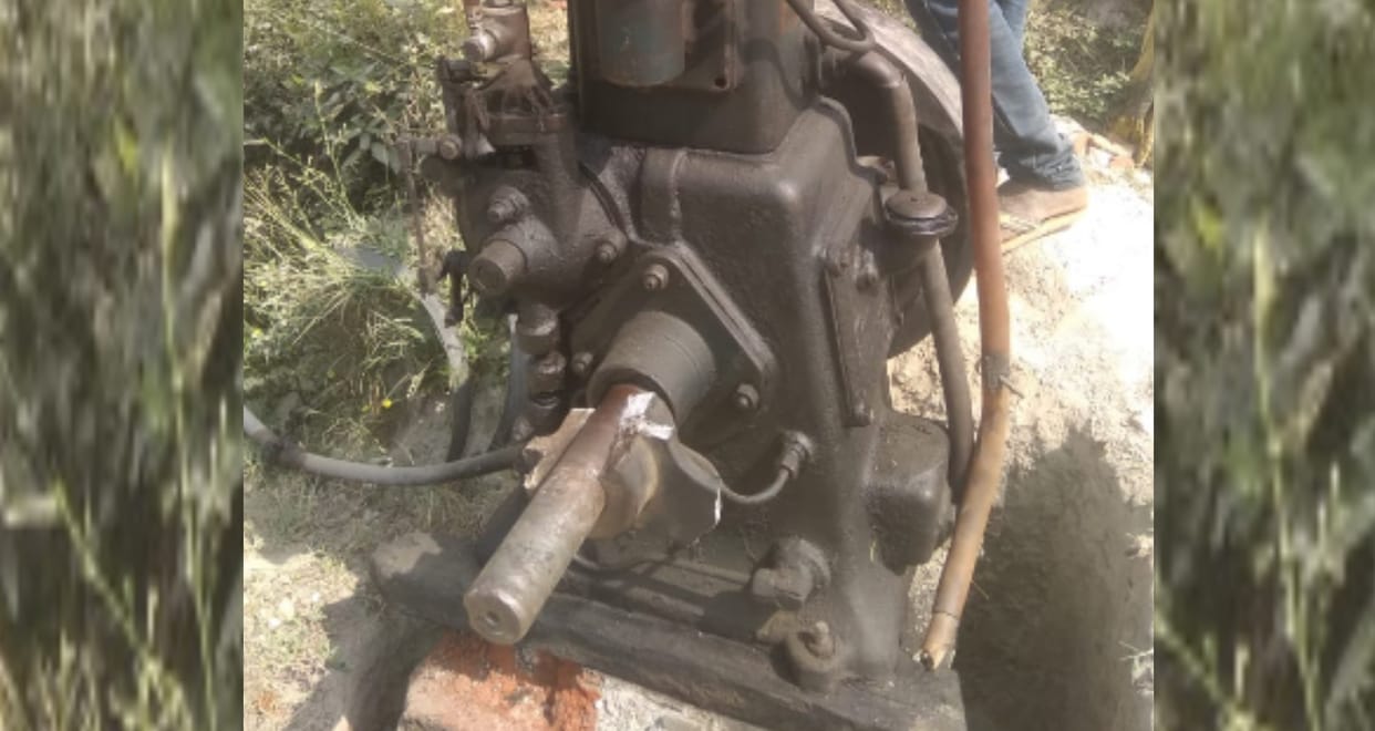 Lucknow: Tire in engine's pulley burst, farmer died
