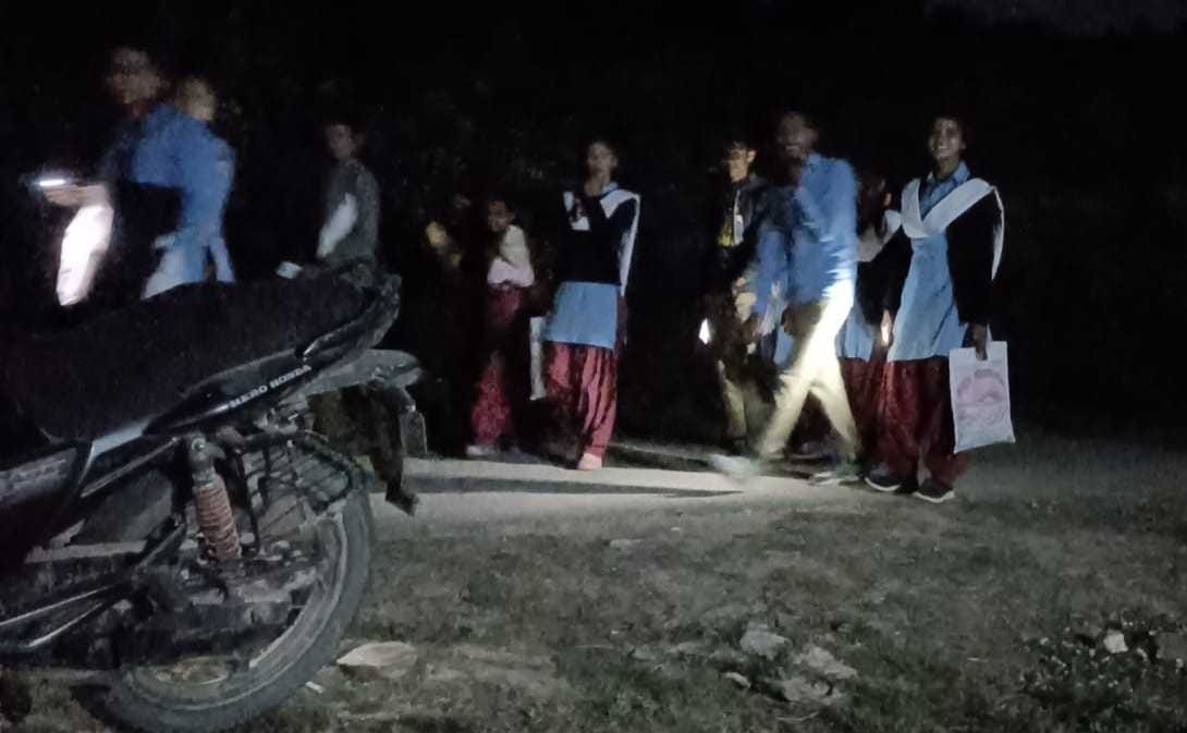 Ek Exam Aisa Bhi: Children tearing through the darkness of the night for a bright future
