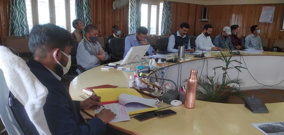 Instructions to stop the salary of EE absent in the meeting