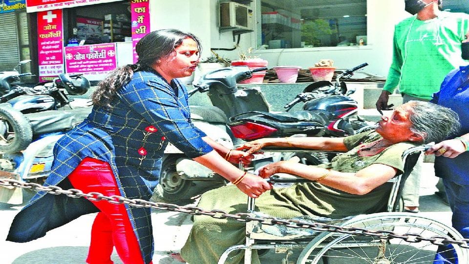 Patients suffering due to strike of doctors in agra