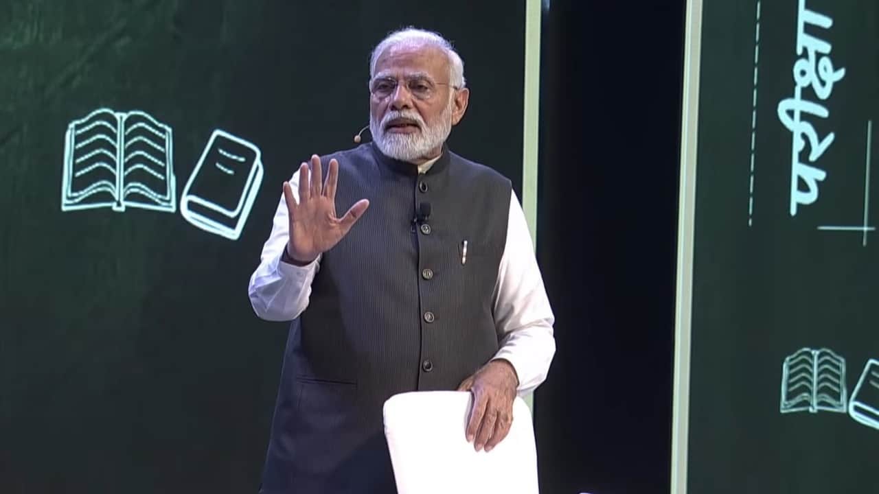 ParikshaPeCharcha 2022 PM Narendra Modi Takes Jibes at Social Issues Praize Girls Share Thoughts With Students in PPC 2022