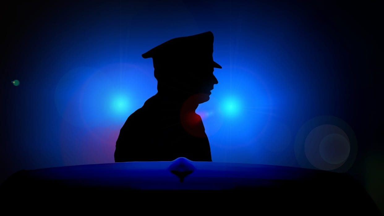 Maharashtra Amravati policeman asks leave to celebrate marriage anniversary calling it sorry day news in Hindi