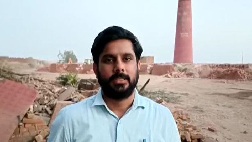 Samajwadi Party Leader demolished cold storage himself after Brick Kiln Demolished By Bulldozer In Etah