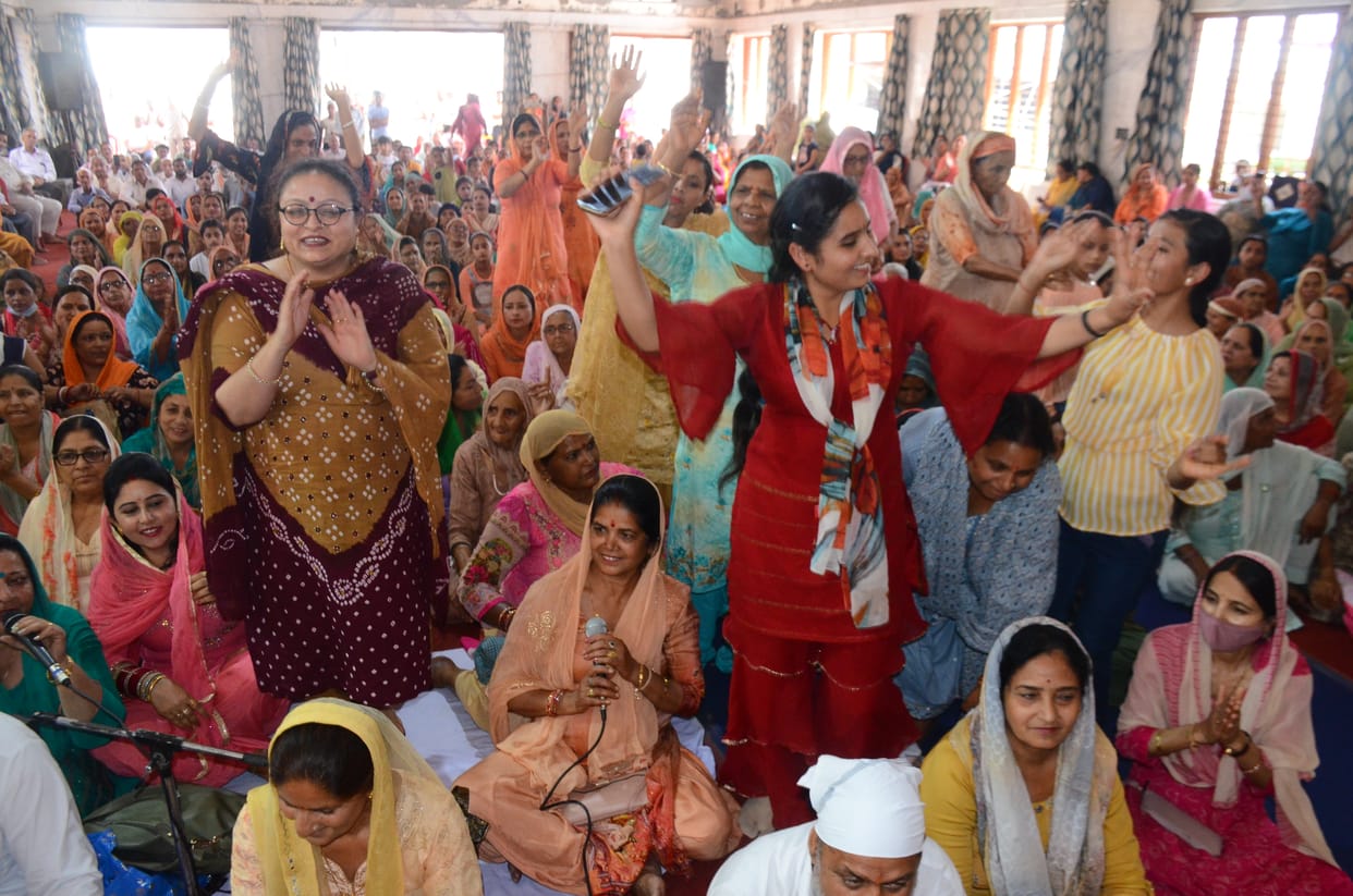 Guru Sharanand Ji Maharaj's 83rd birth anniversary celebrated with pomp