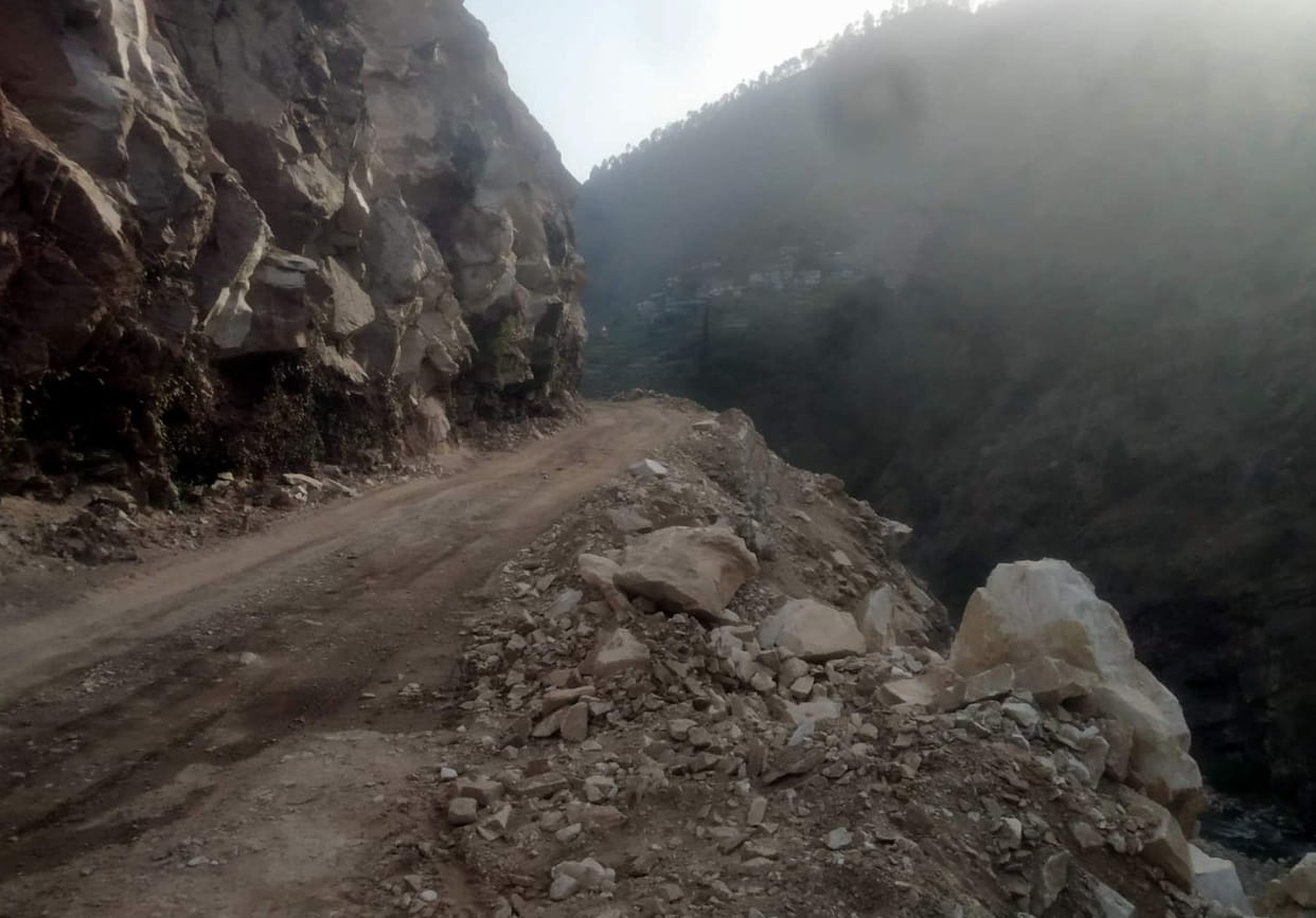 Traffic on Yamunotri Highway near Kisala will be closed for five hours from today